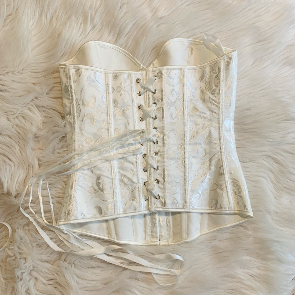 White Corset Set - Picture 2 of 3